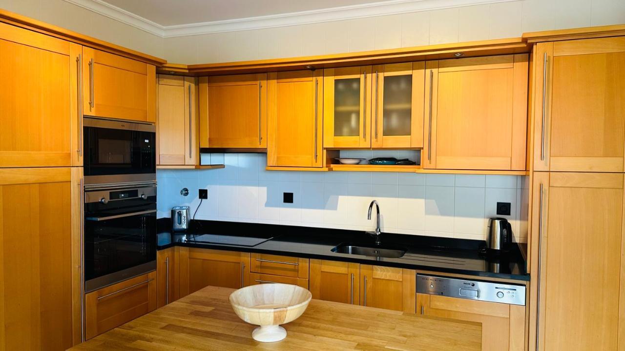 Amazing 2 Bedroom Apartment Near Beach With Pool Лагуш Экстерьер фото